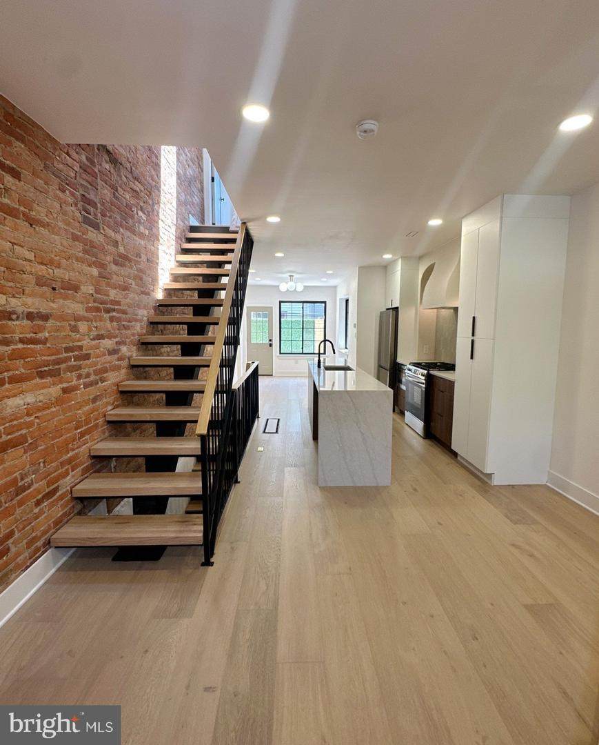1735 Cleveland Street - Photo 1