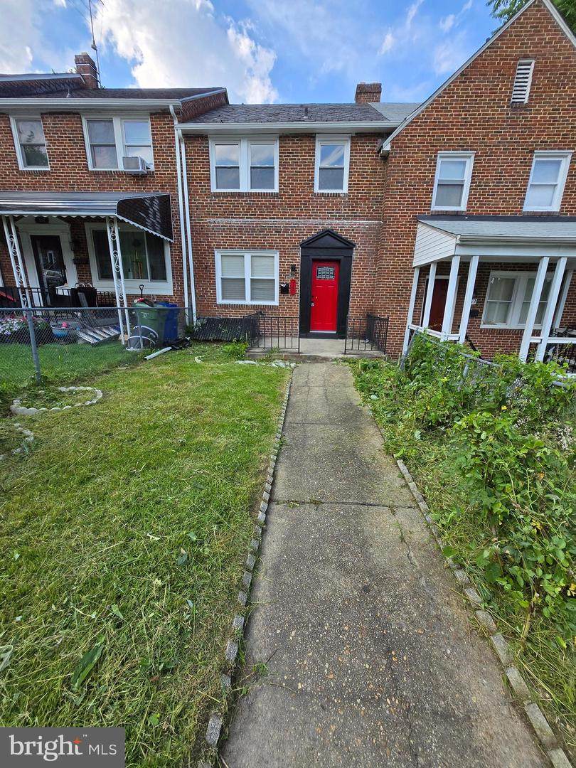 940 41ST Street - Photo 1