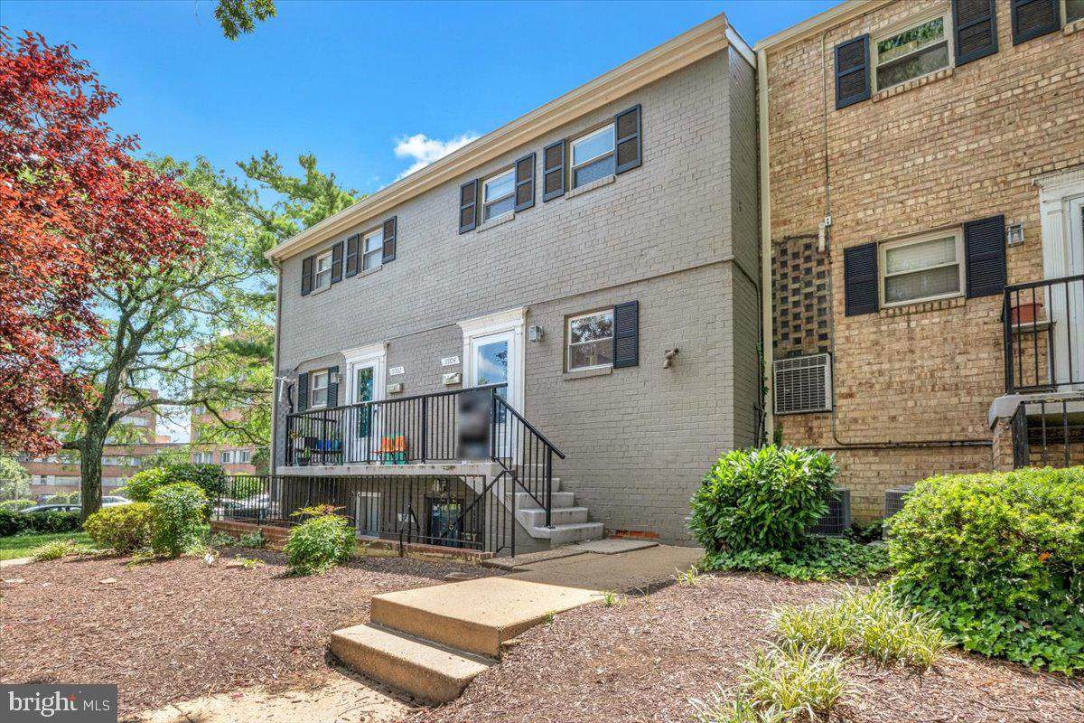 5904 Mayflower Court - Photo 1