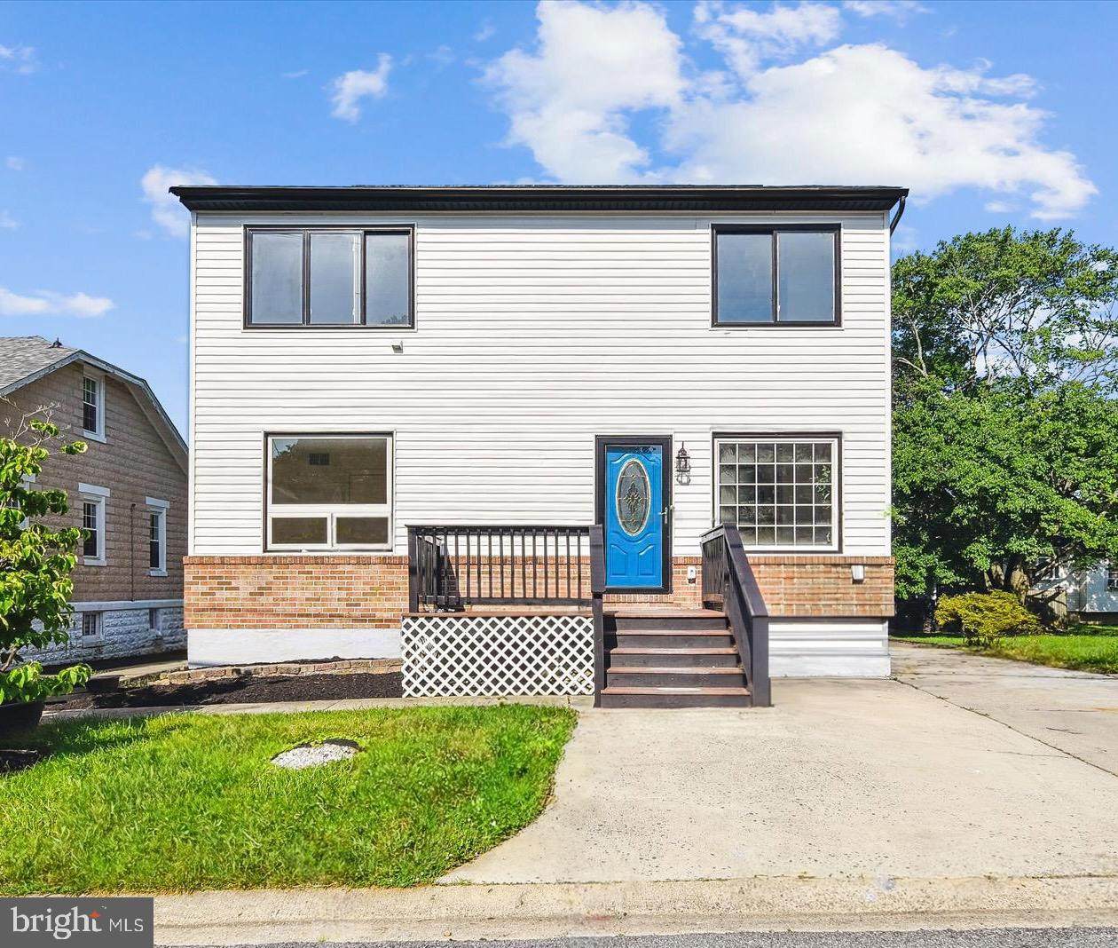 5742 White Avenue - Photo 1