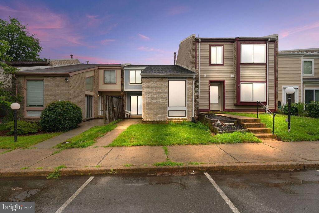 10805 Violet Court - Photo 1