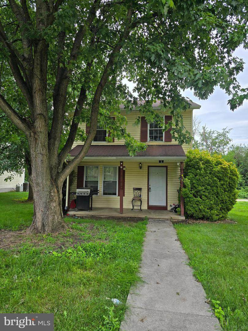 341-A&B Woodpoint Avenue - Photo 1