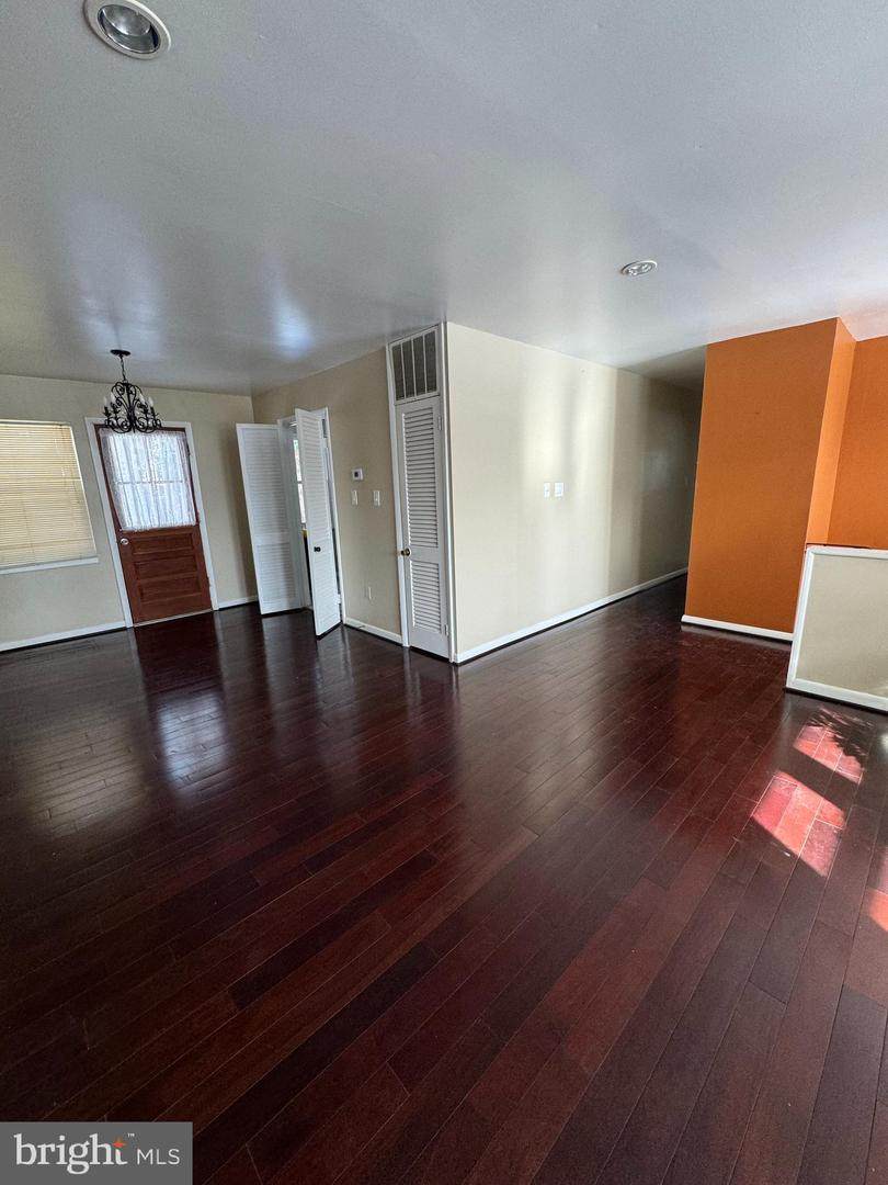 905 Playford Lane - Photo 1