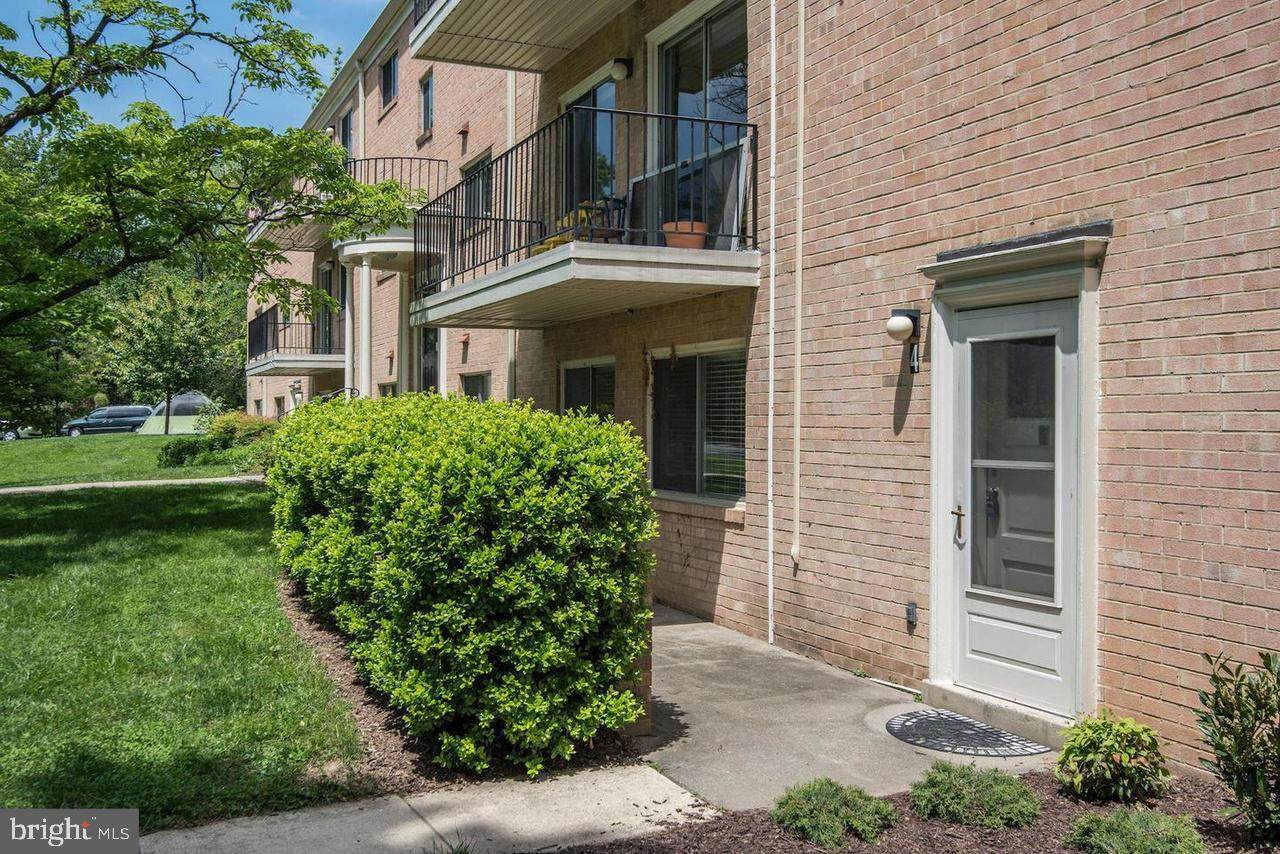 10667 Montrose Avenue - Photo 1