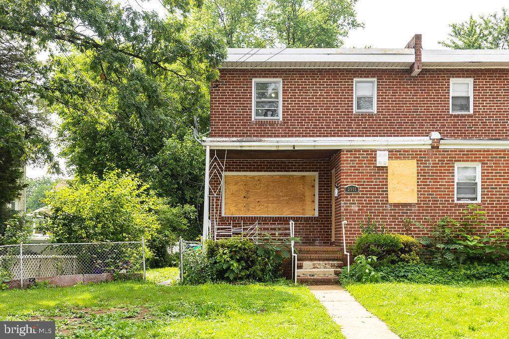 3901 Mortimer Avenue - Photo 1