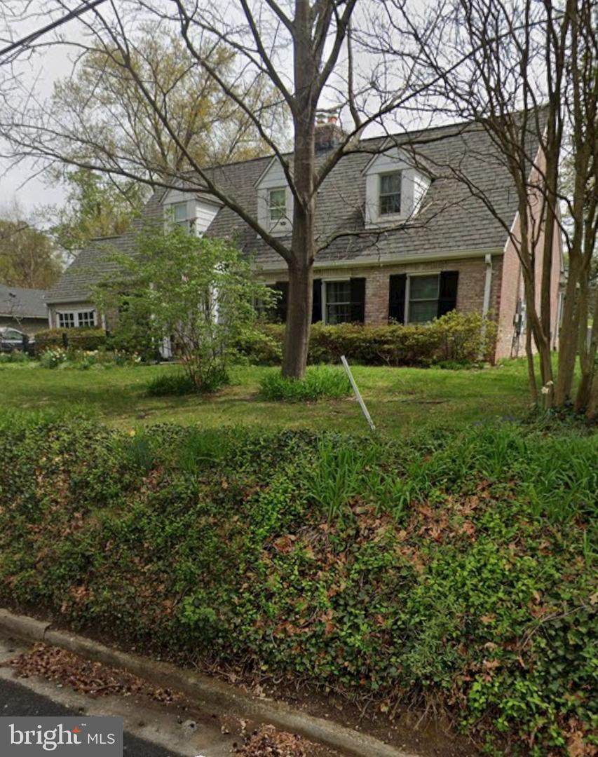 305 Yale Drive - Photo 1