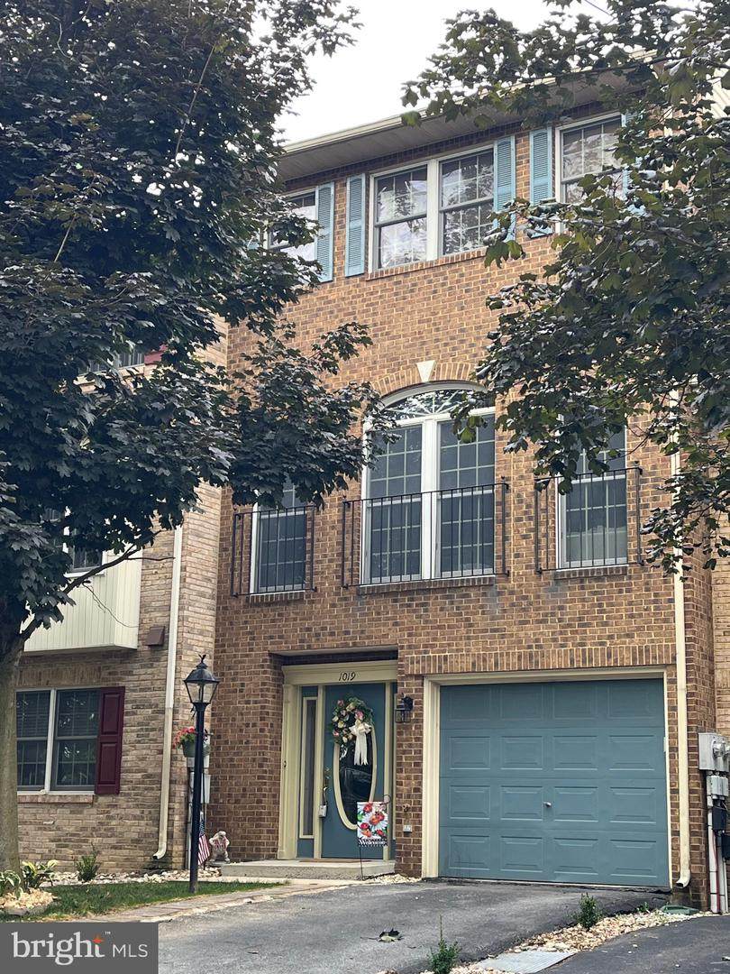 1019 Lindsay Lane - Photo 1