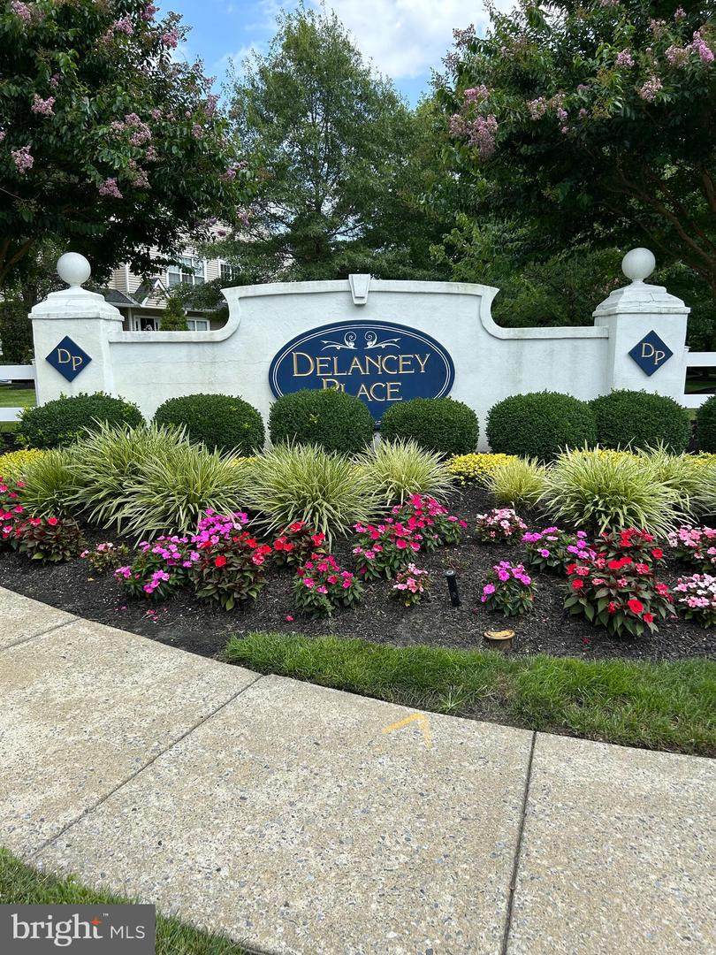 1404 Delancey Way - Photo 1