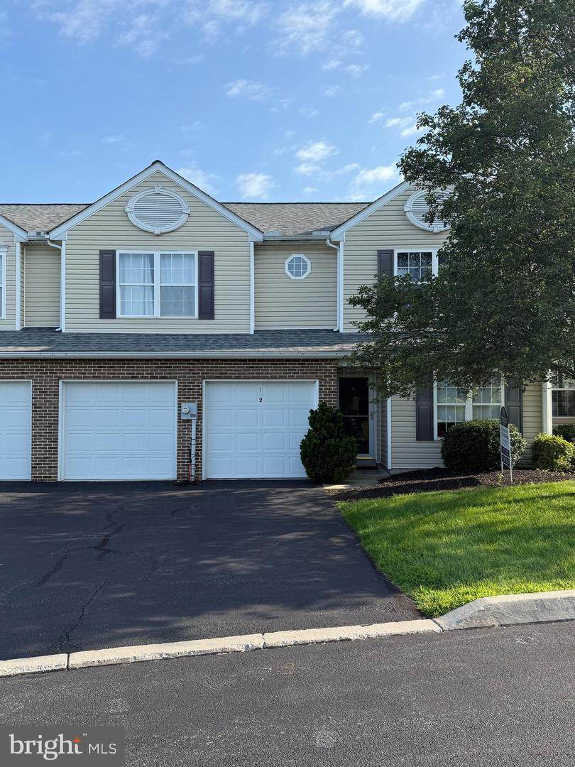 102 Kestrel Court - Photo 1