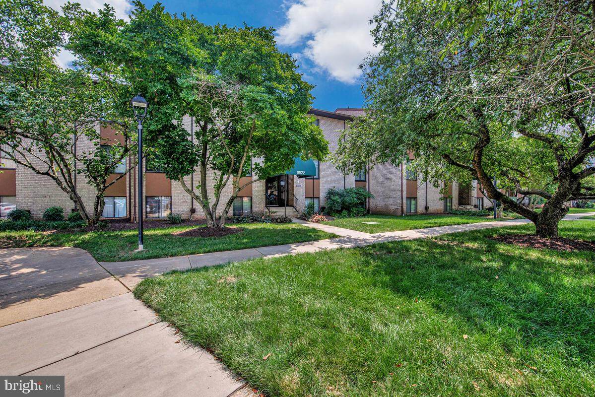 6922 Hanover Parkway - Photo 1