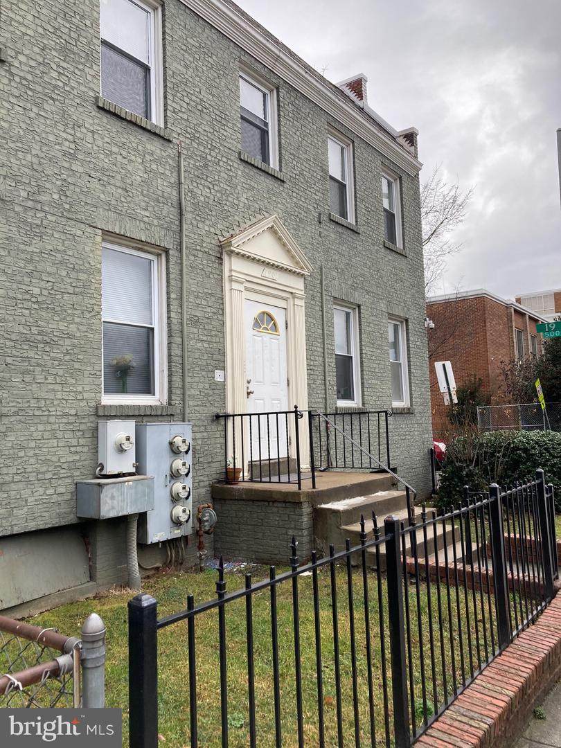 1901 Rosedale Street - Photo 1