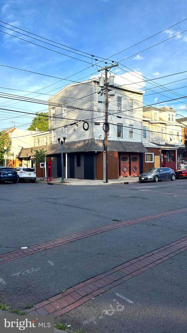 600 Chestnut Avenue - Photo 1
