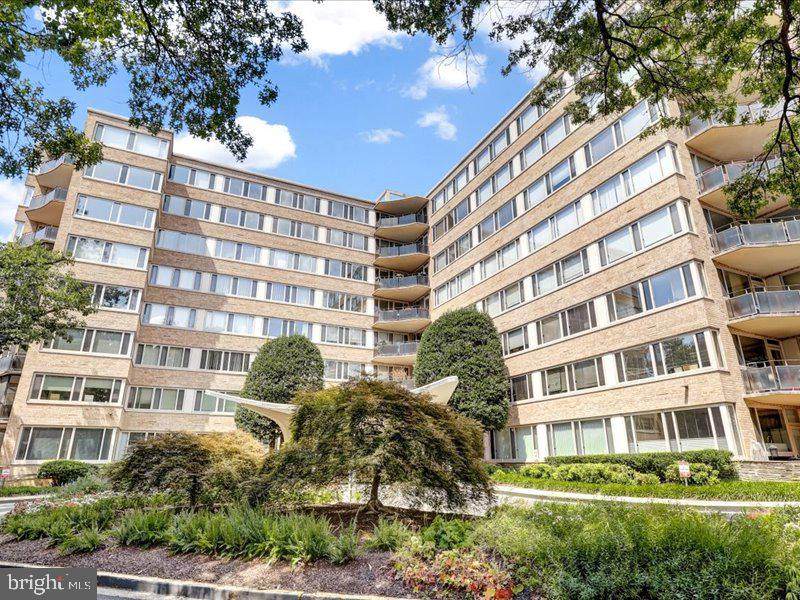 4101 Cathedral Avenue - Photo 1