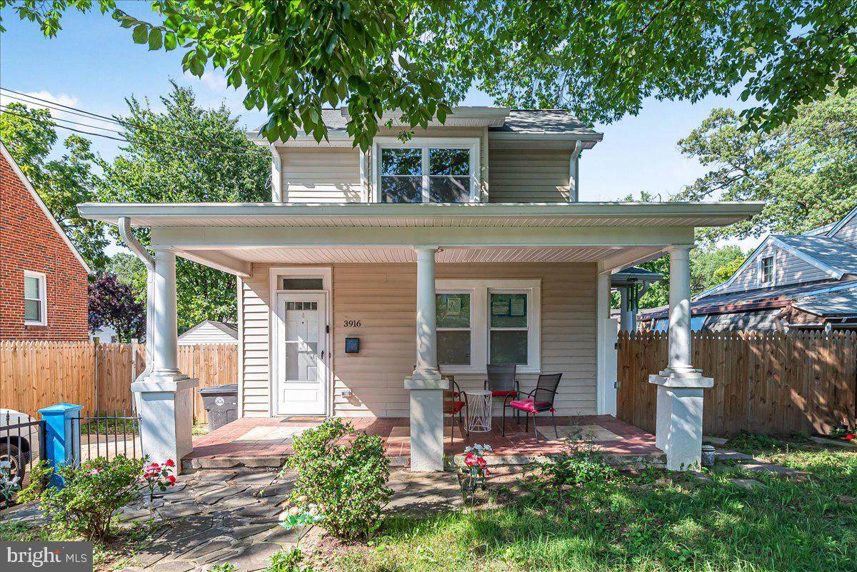3916 Nicholson Street - Photo 1