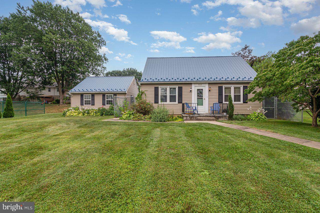 914 Cherry Street - Photo 1
