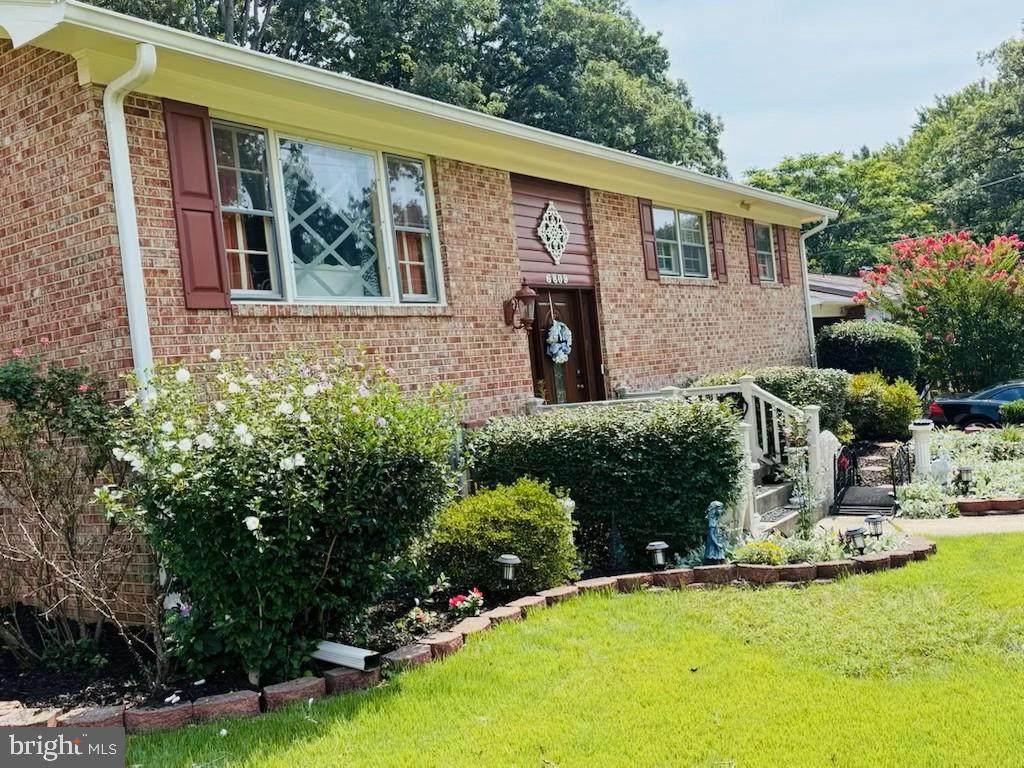 6809 Glenwood Court - Photo 1