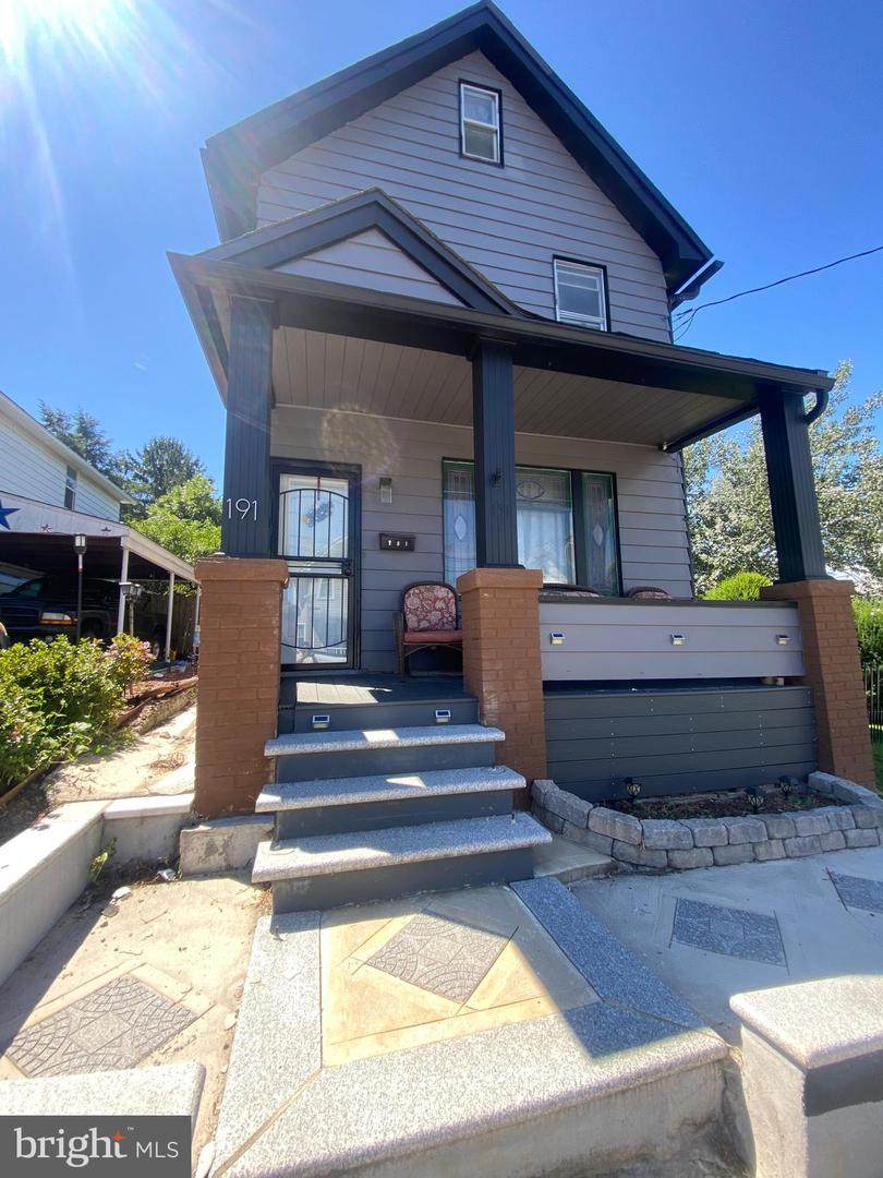 191 Mclean Street - Photo 1