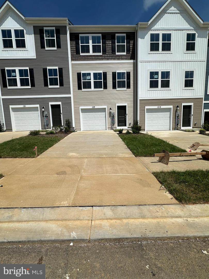 107 Brashear Ct - Photo 1