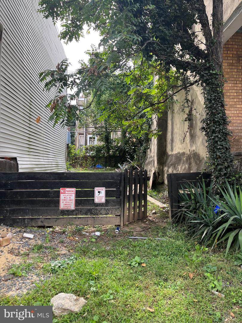 5530 Matthews Street - Photo 1