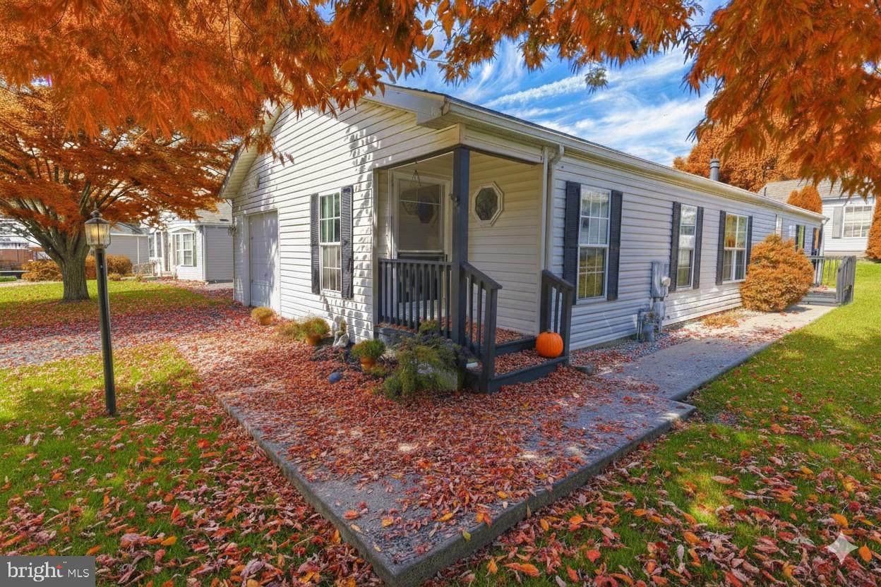 609 Village Way - Photo 1