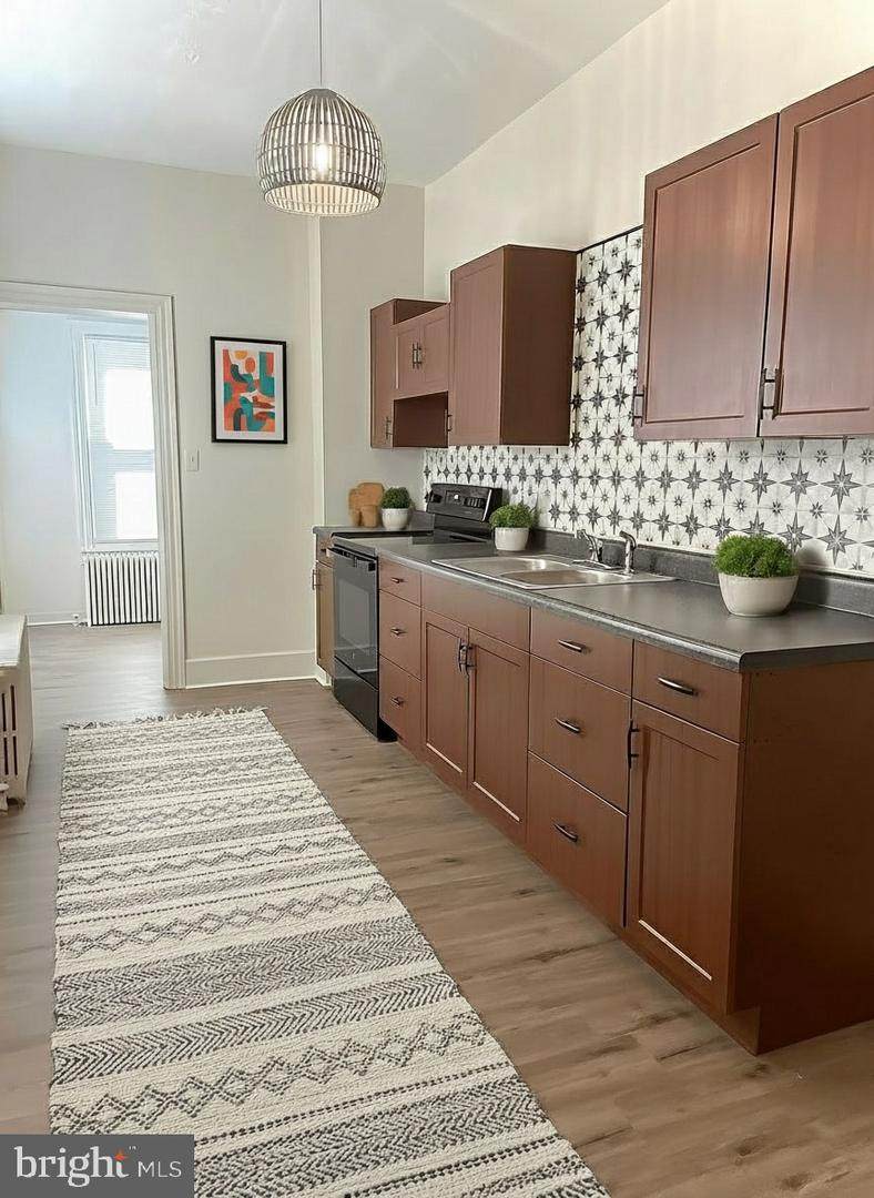 424 Locust Street - Photo 1