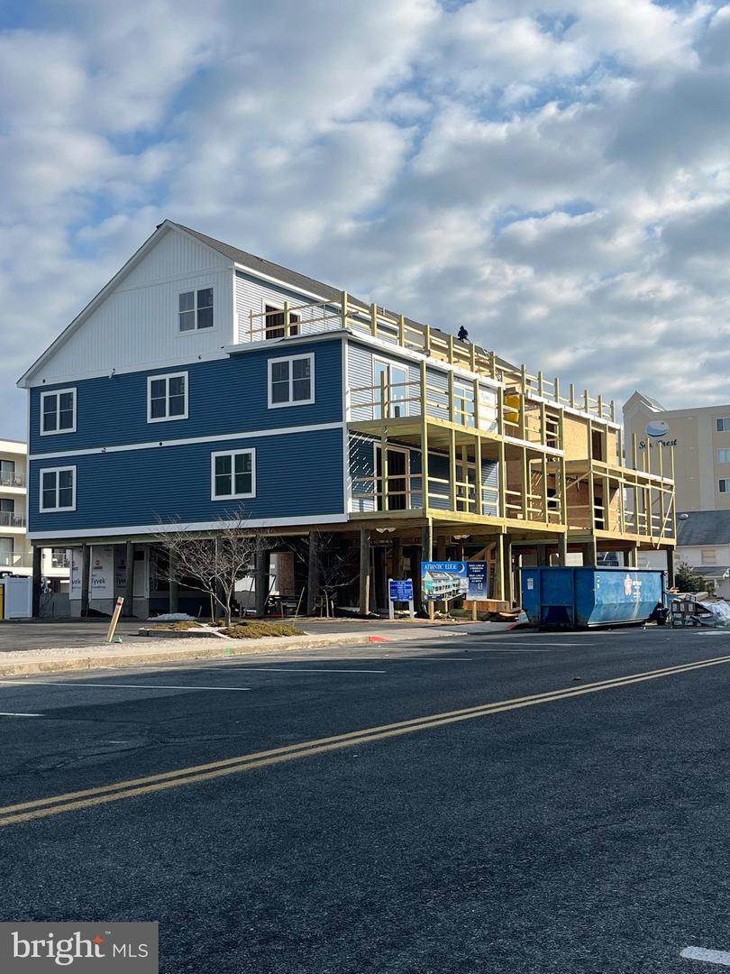 14 142 Street - Photo 1