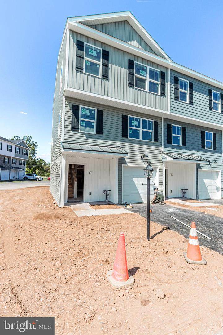 19 Landing Place - Photo 1