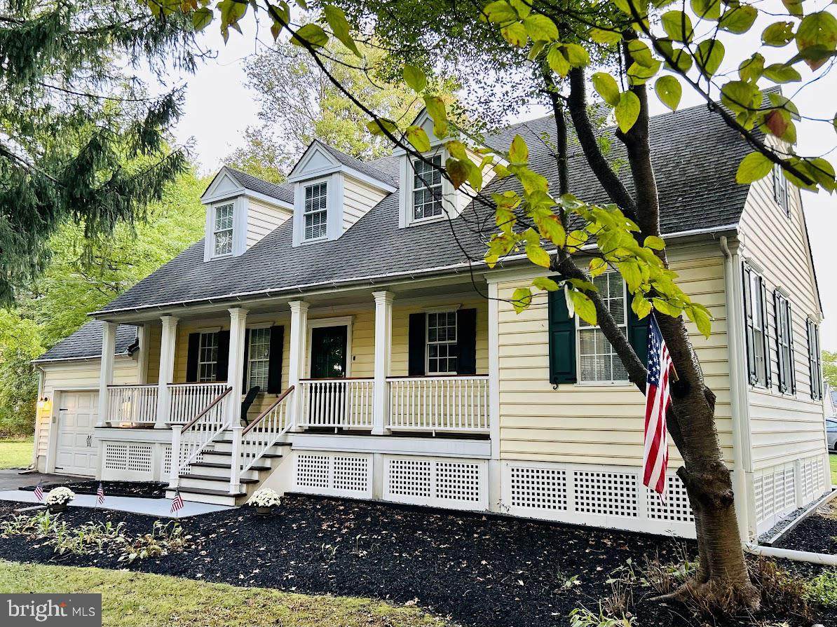 212 Apple Street - Photo 1