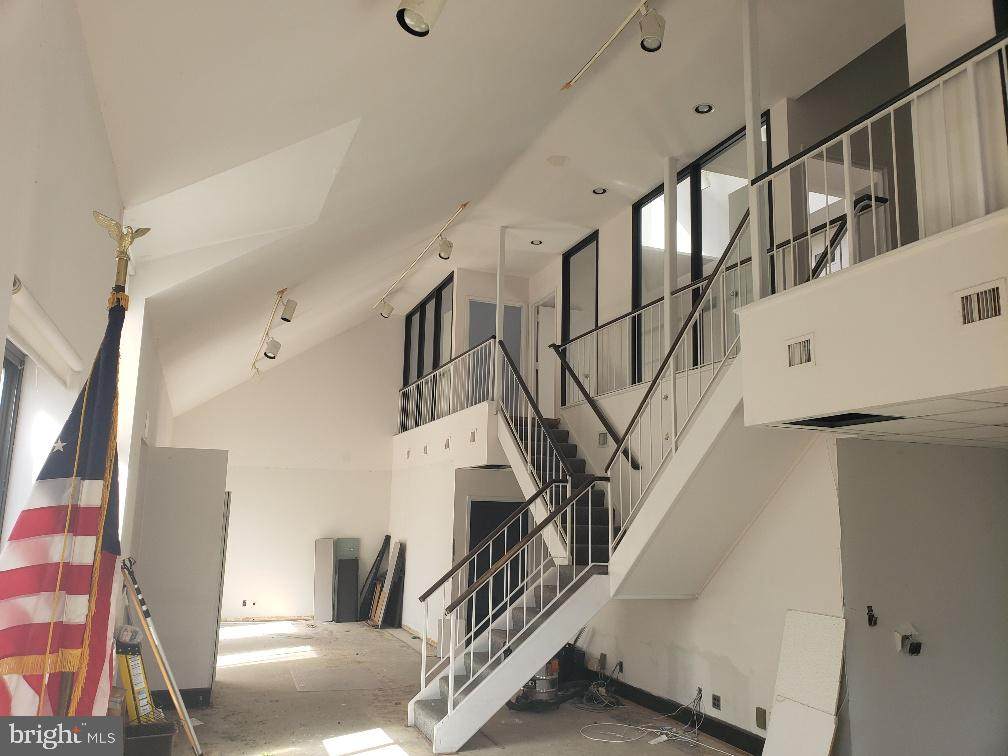 6259 Executive Boulevard - Photo 1