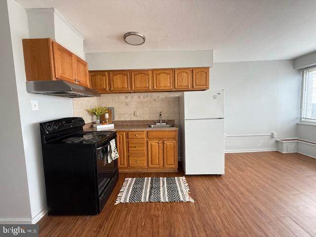 1111 Barclay Towers - Photo 1