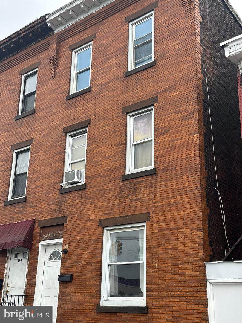 557 Broad Street - Photo 1