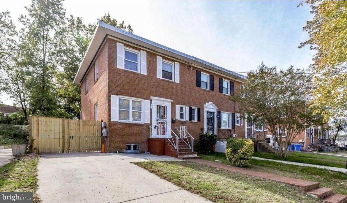 819 Maury Avenue - Photo 1