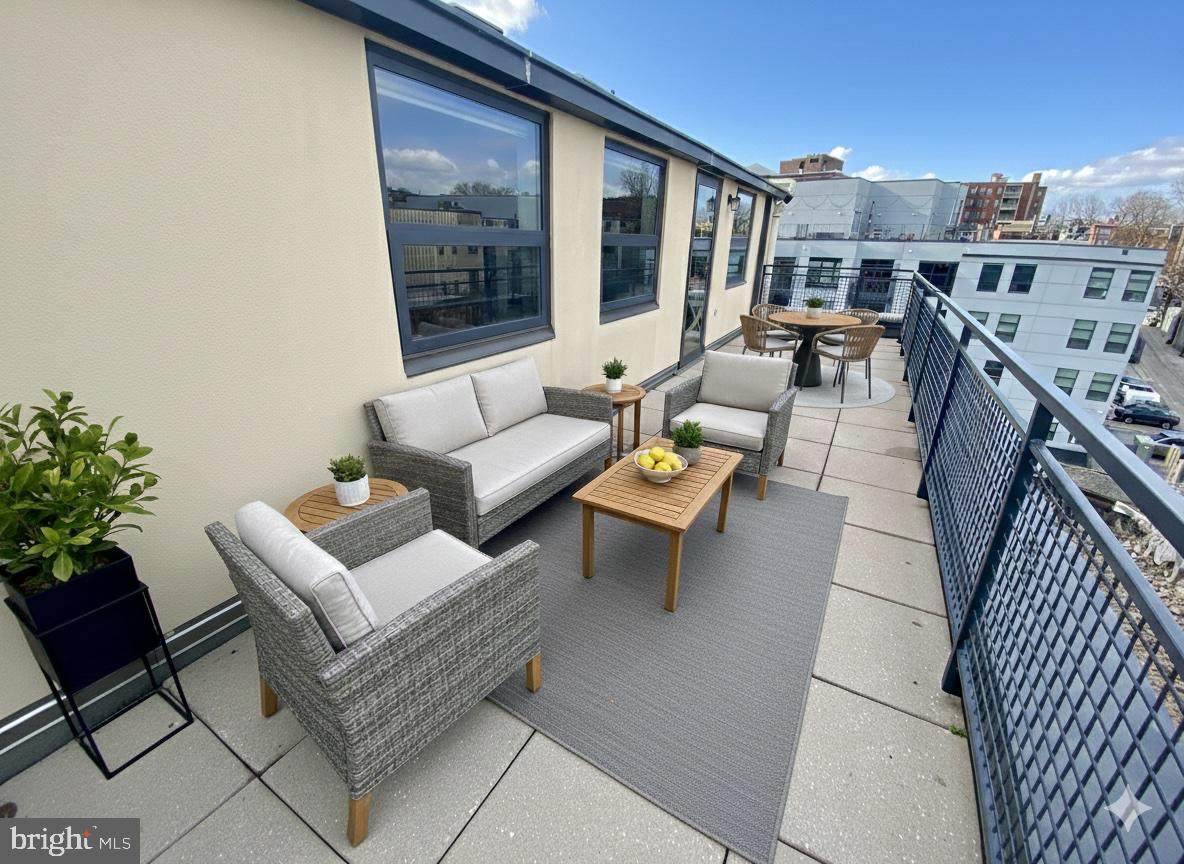 2301 Champlain Street - Photo 1