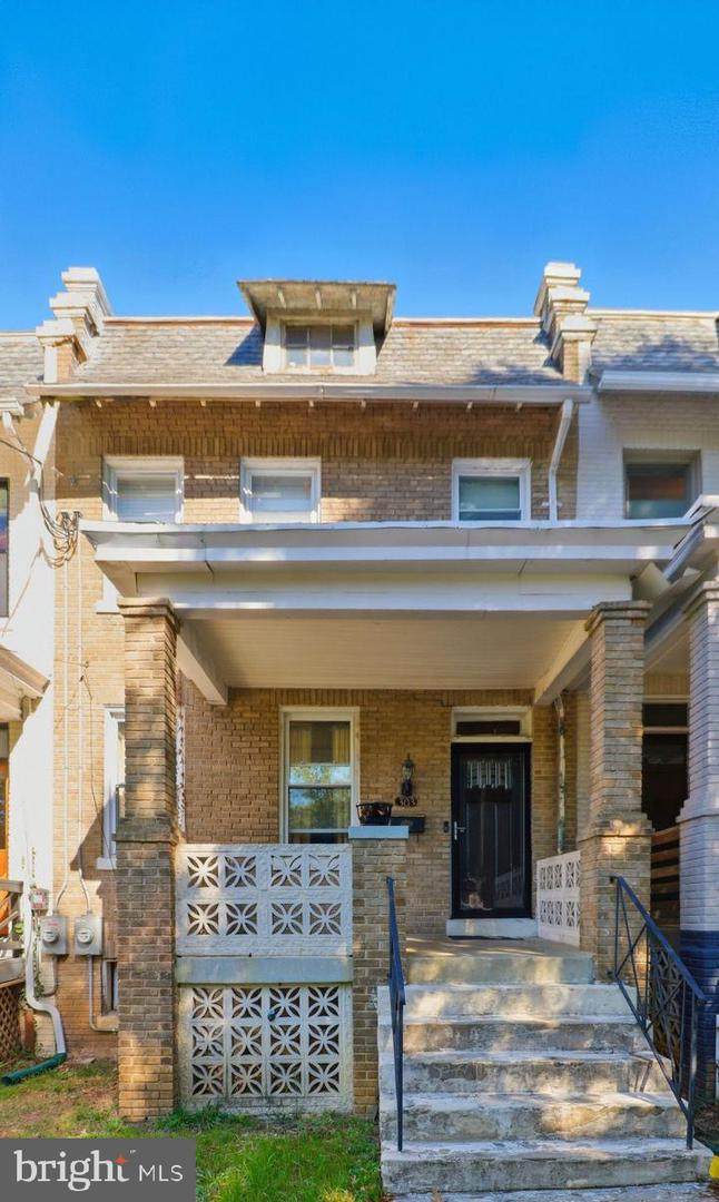 303 Webster Street - Photo 1