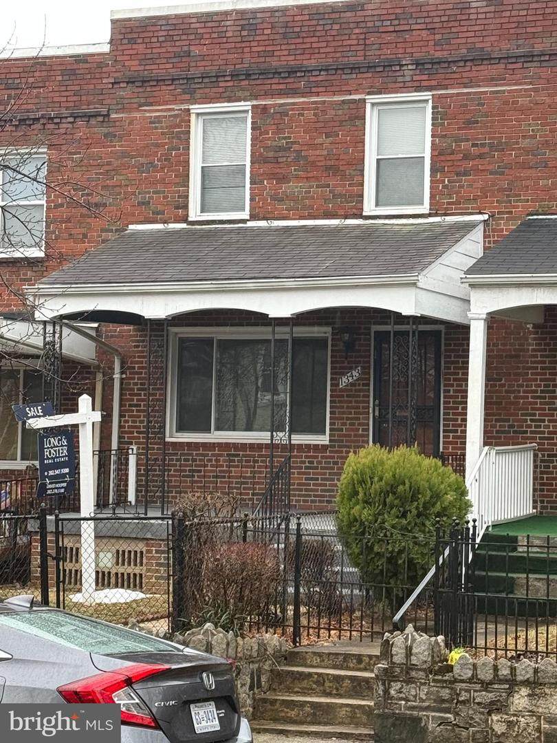 1343 Queen Street - Photo 1