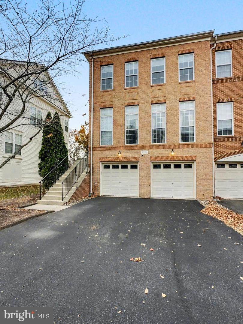 41863 Cinnabar Square - Photo 1