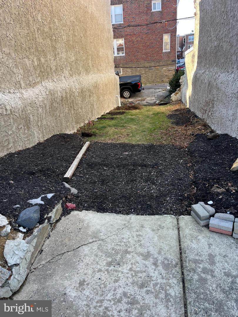 7206 Forrest Avenue - Photo 1