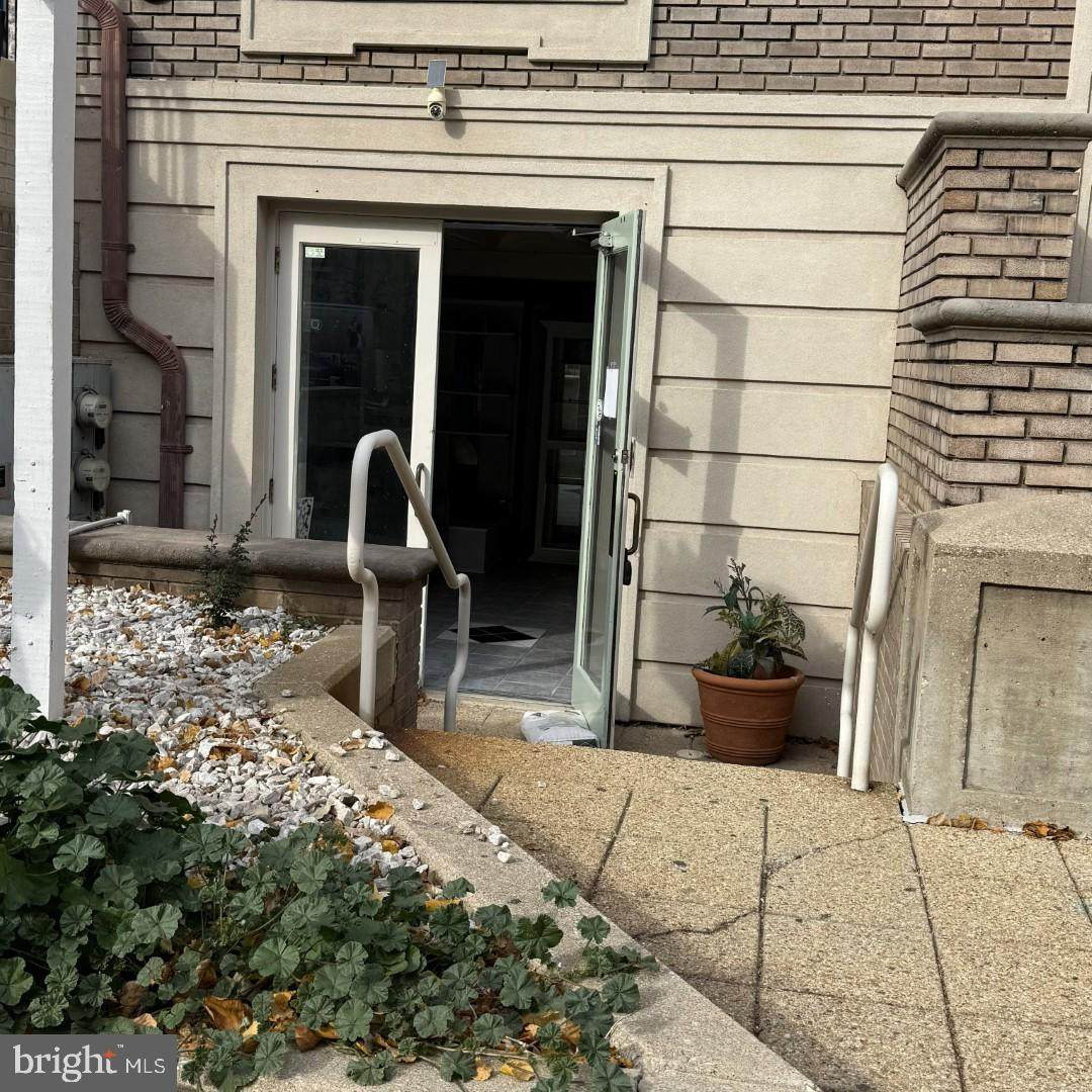 1635 R Street - Photo 1