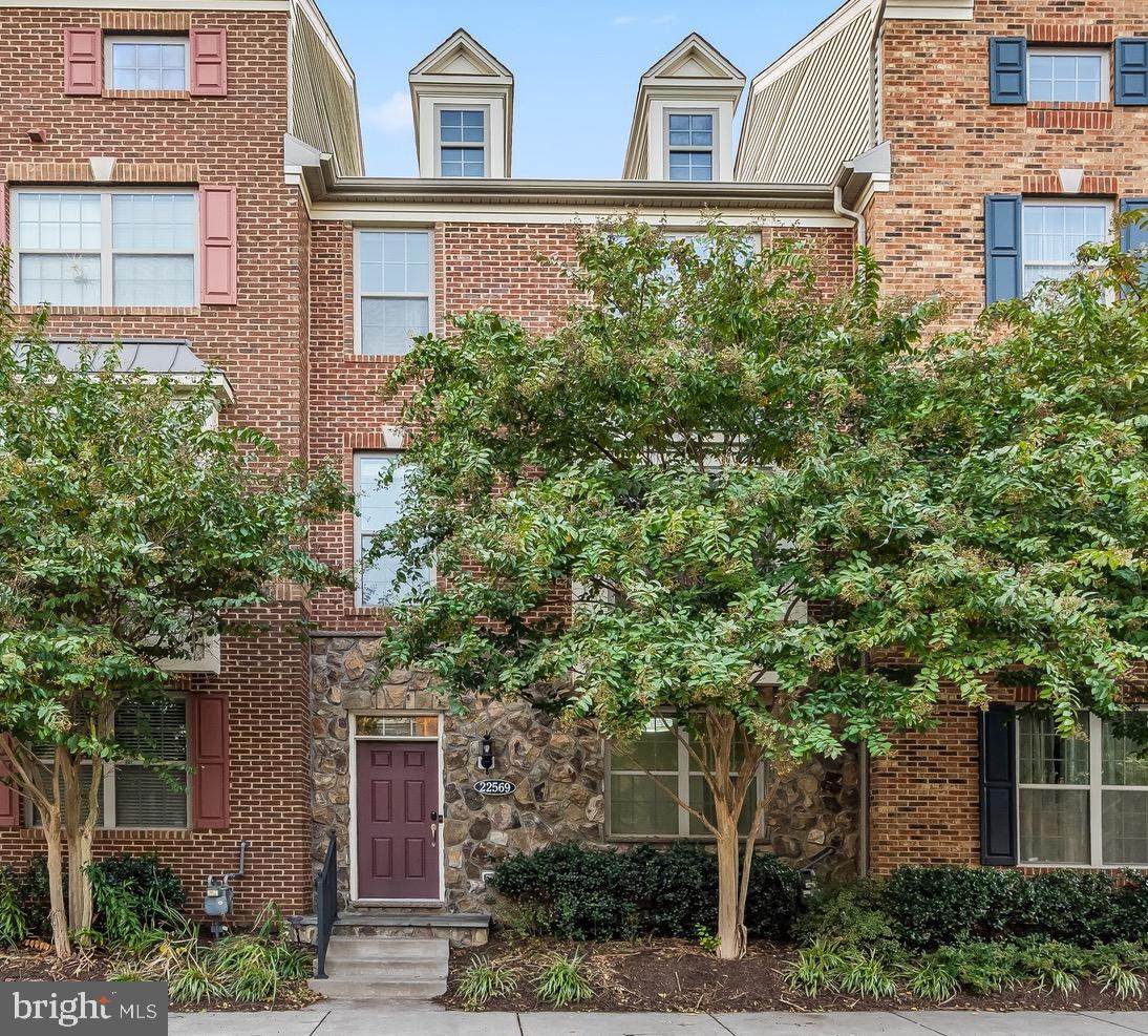 22569 Norwalk Square - Photo 1