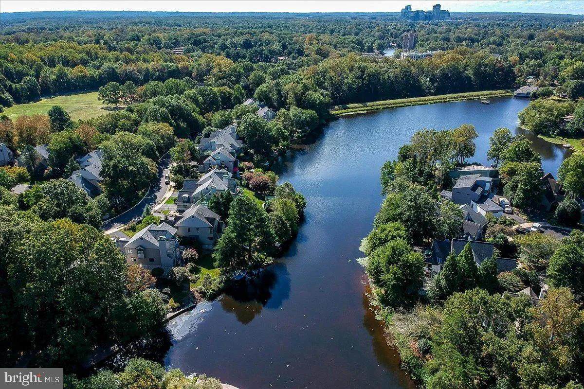 1460 Waterfront Road - Photo 1