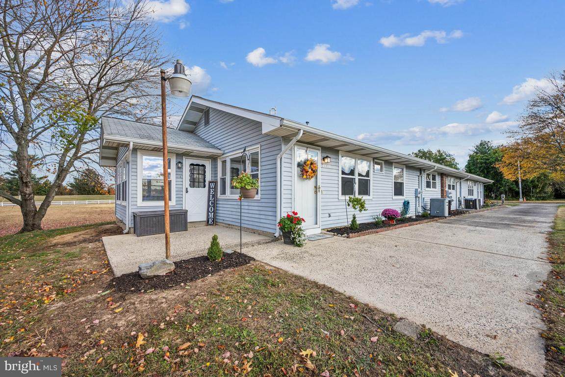 112 Elmtowne Boulevard - Photo 1