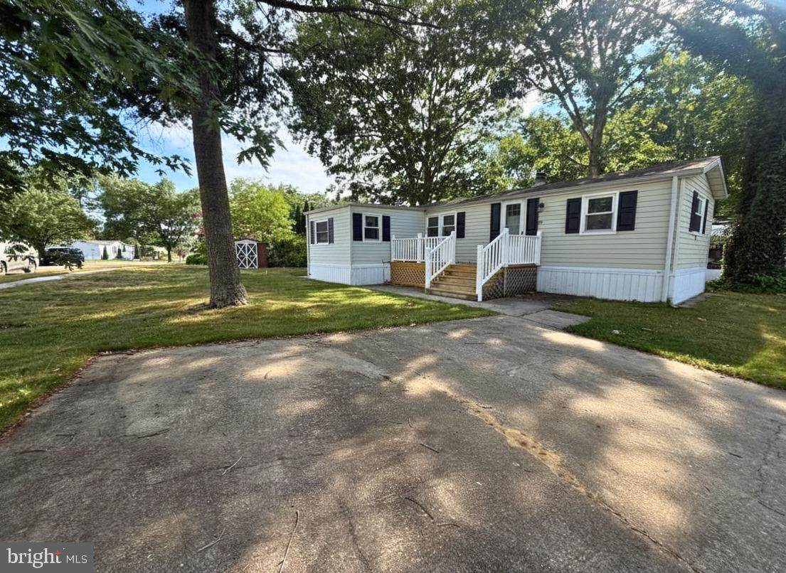 1616 Pennsylvania Ave - Photo 1