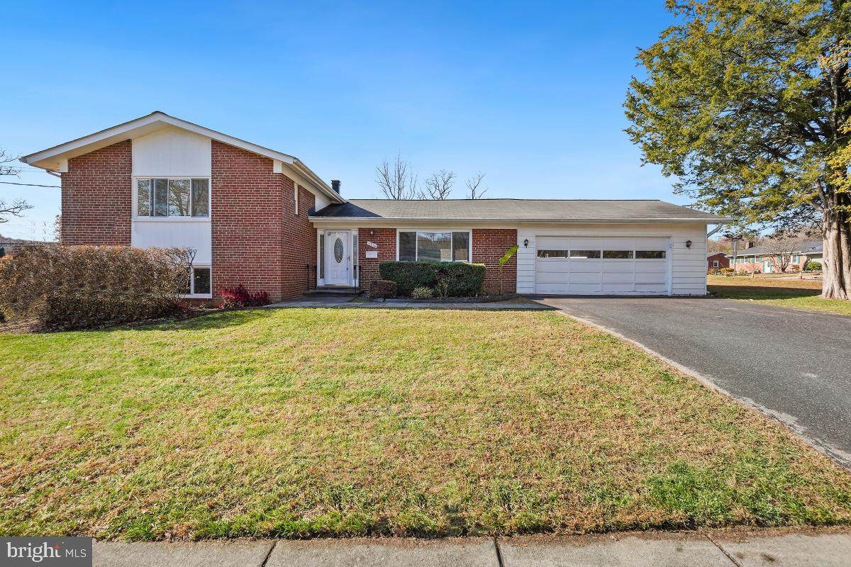 11514 Yates - Photo 1