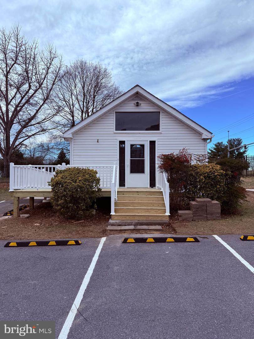 3390 Urbana - Photo 1