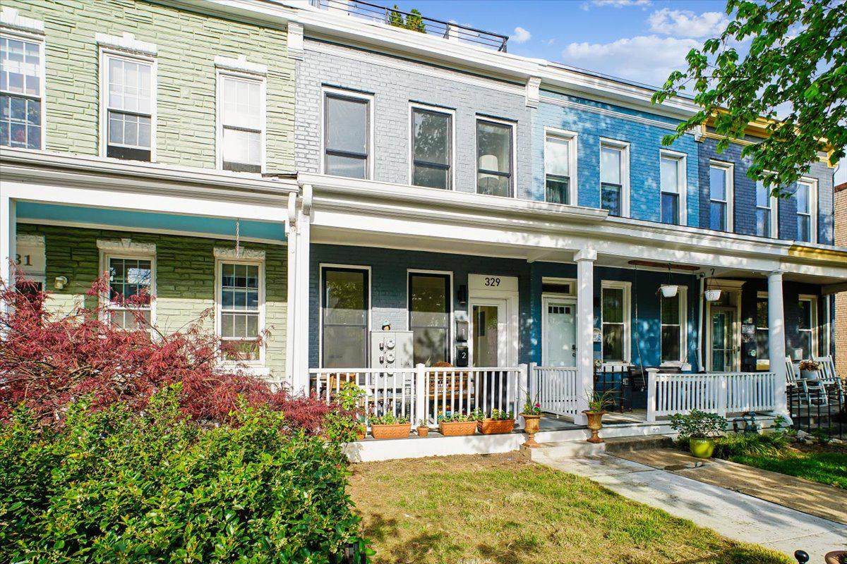 329 16TH Street - Photo 1