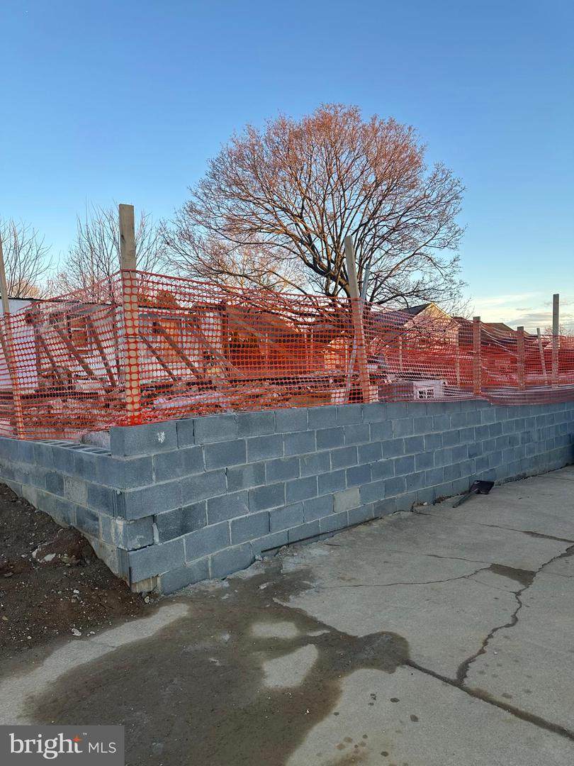 2306 Faulkland Road - Photo 1