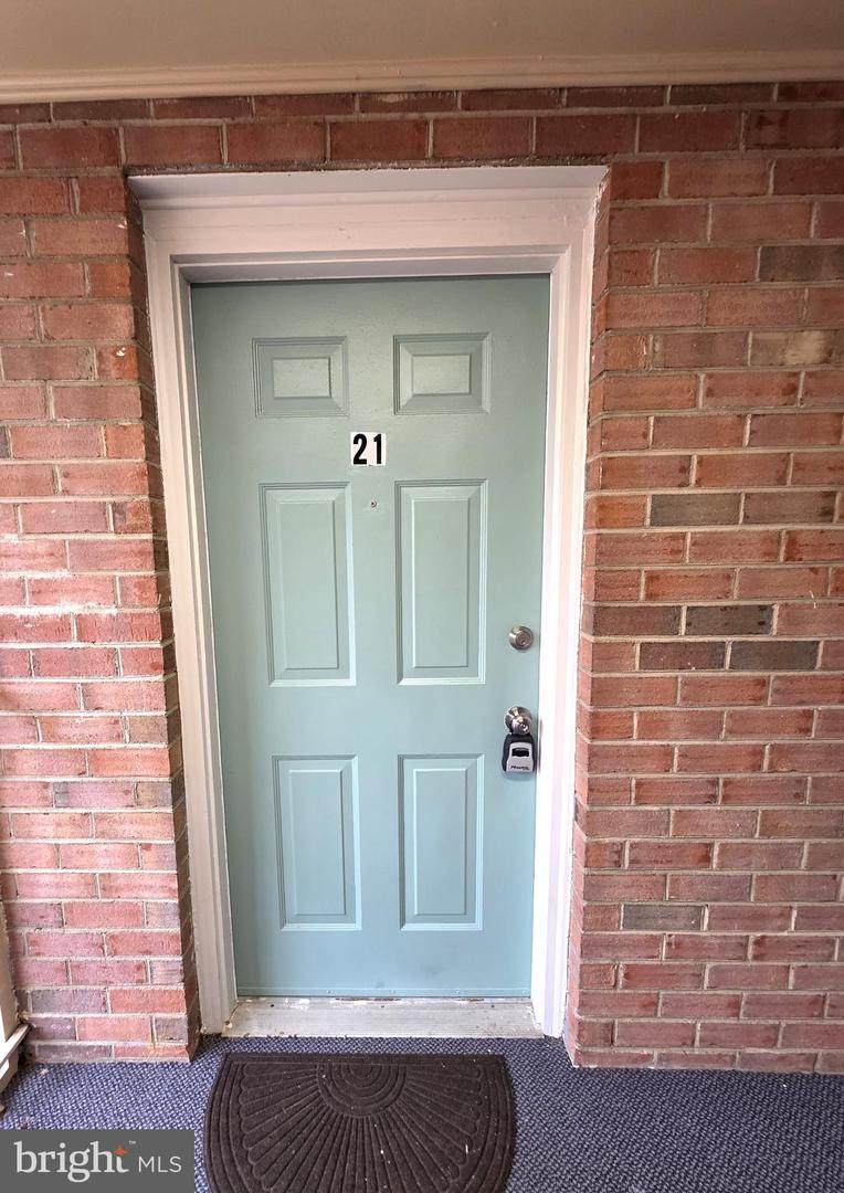 144 Hillcrest - Photo 1