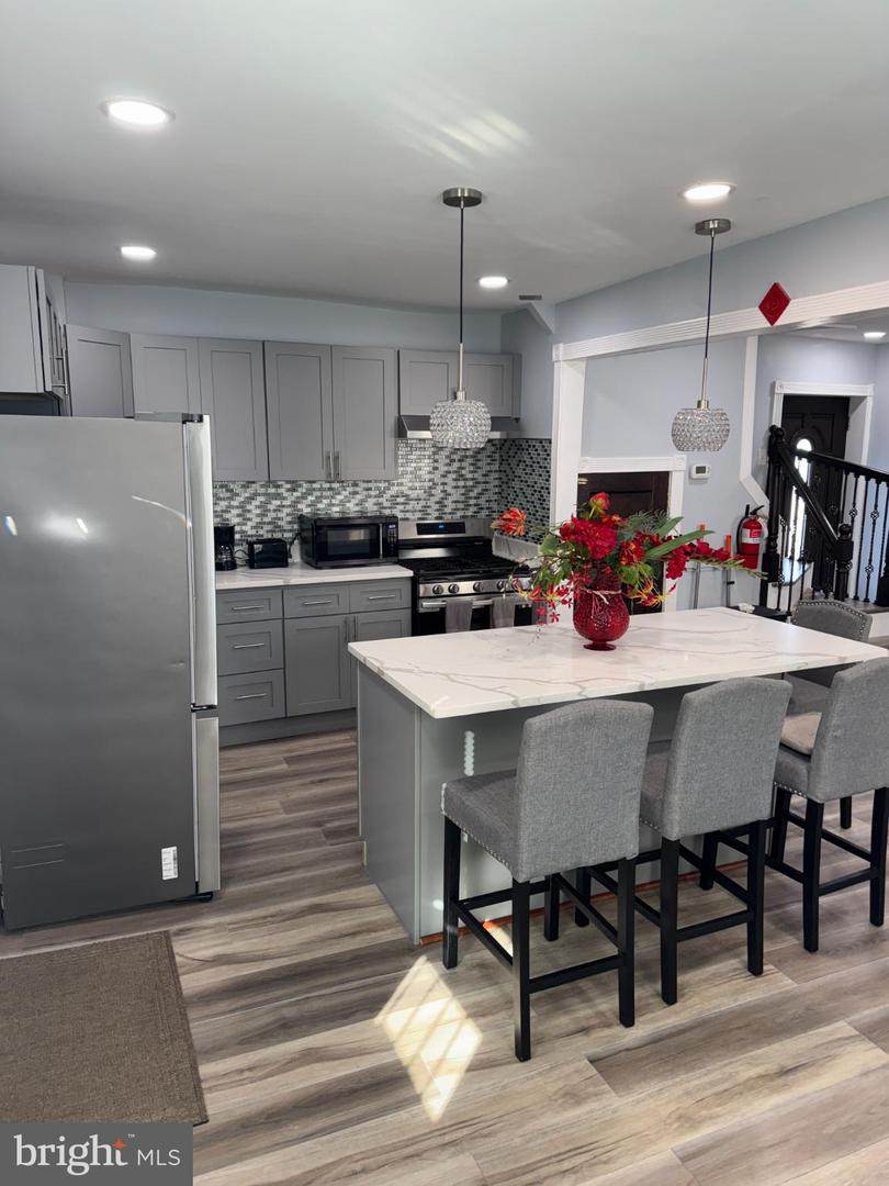 400 Massachusetts Avenue - Photo 1