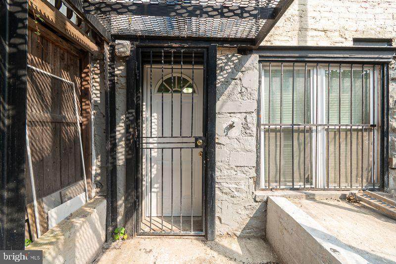 307 25TH Street - Photo 1