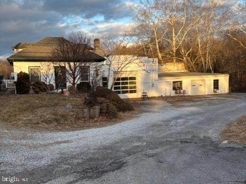 1394 Jefferson Boulevard - Photo 1